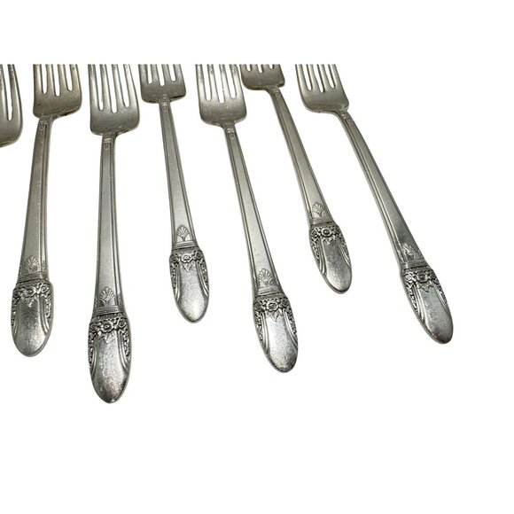 Rogers Bros IS Vintage 1937 FIRST LOVE Set of 8 Dinner Forks 7.75" Silverplate - Picture 4 of 7